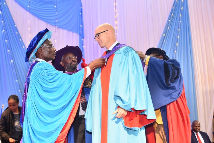 Prof. Verkooijen receiving Honoris Causa