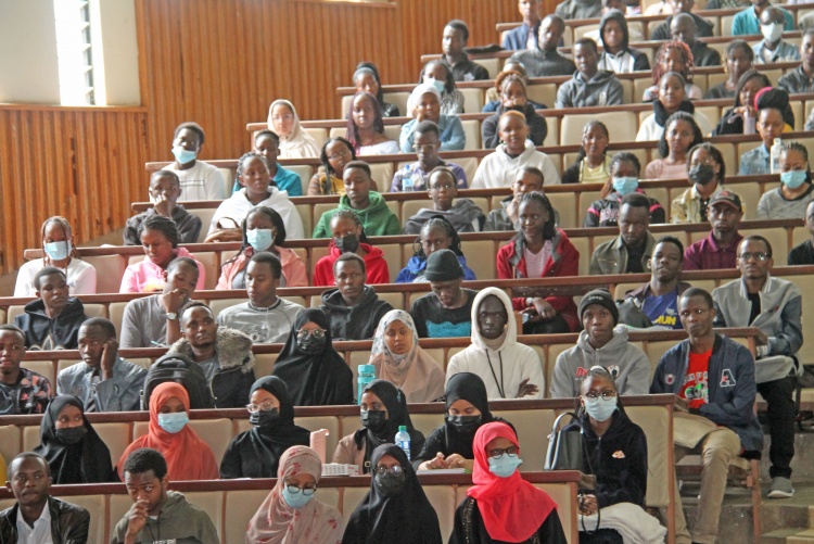 Freshmen in attendance during the Dean's address.